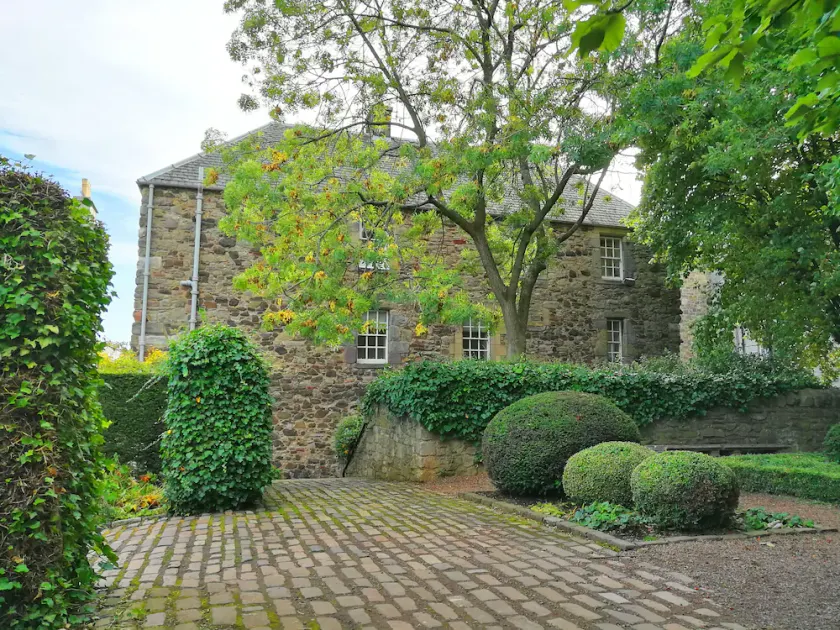 Cadell House Apt - Royal Mile - Image 1