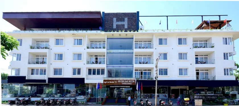 Silver Oak Hotel Mysuru - Image 1
