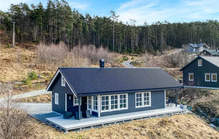 Awesome Home in Tørvikbygd With 5 Bedrooms - Image 1