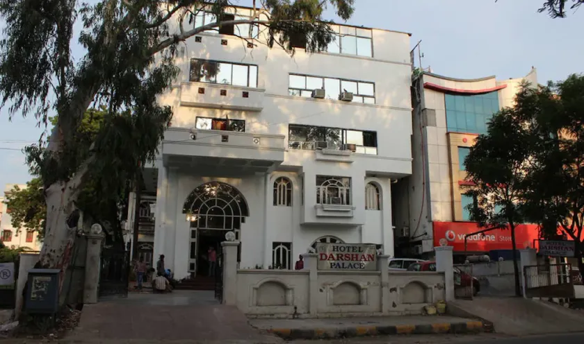 Hotel Darshan Palace - Image 1