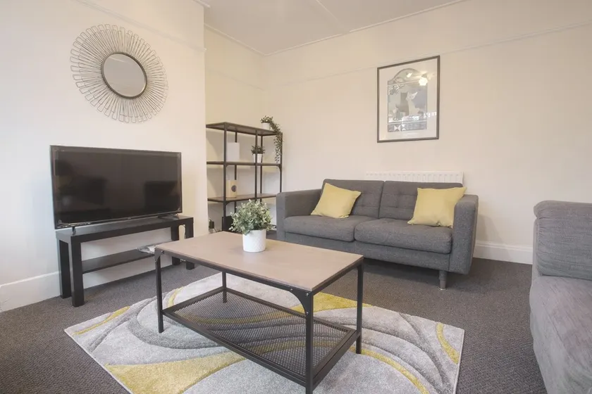 Short Stay Bristol - Druids Hill House - Image 1