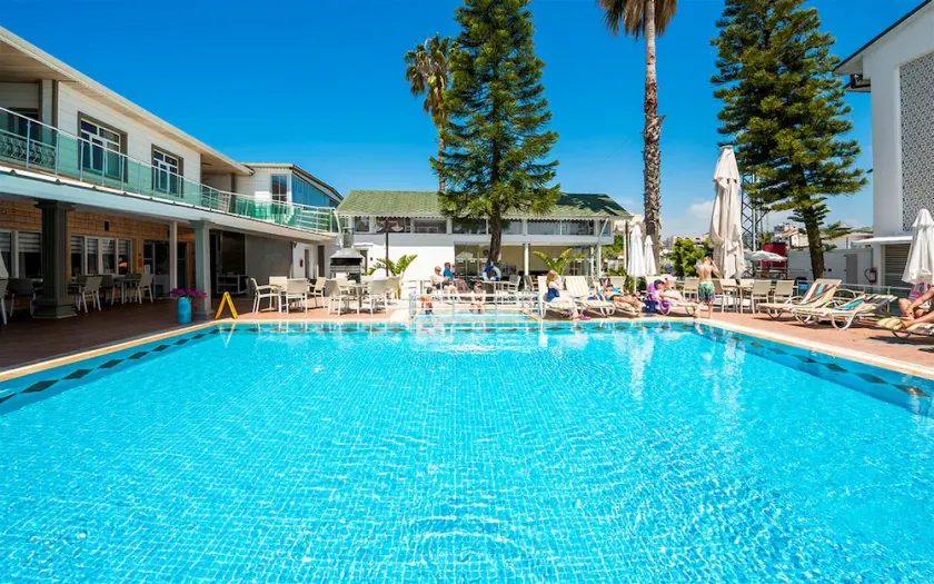 Clover Magic Altinkum Park Hotel - Image 1