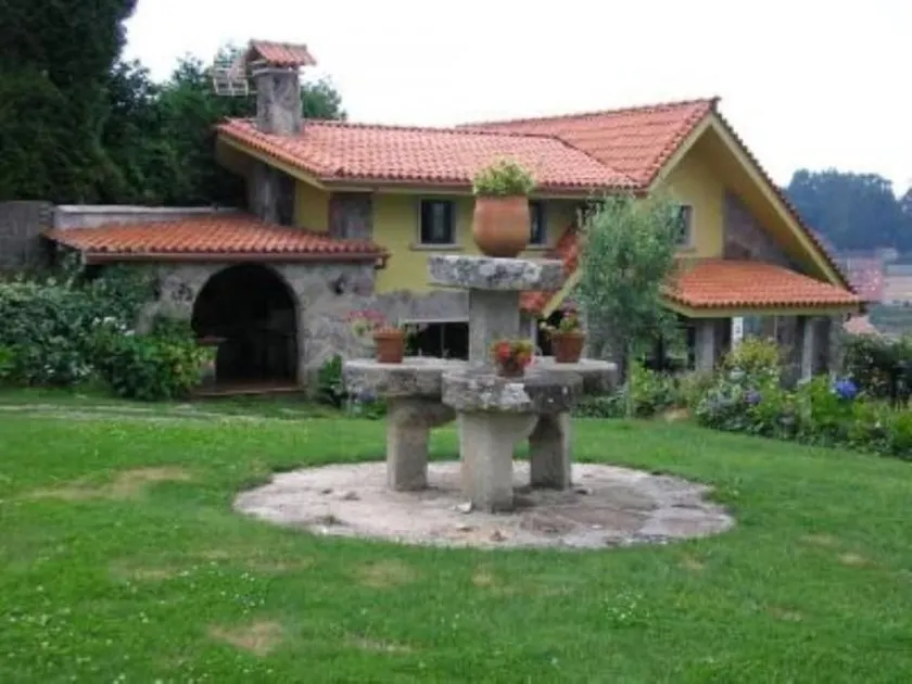 Pontevedra 100075 3 Bedroom Holiday home By Mo Rentals - Image 1