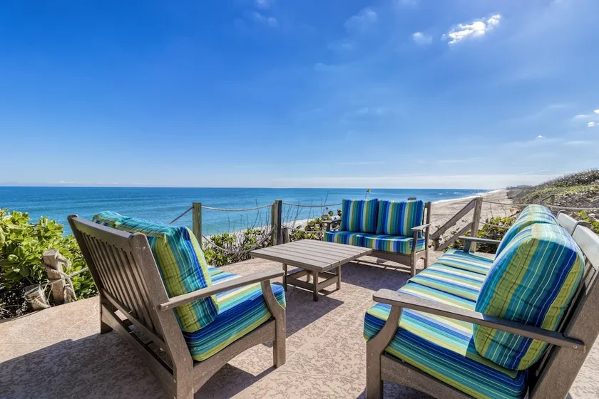 Sea View Inn - Image 1