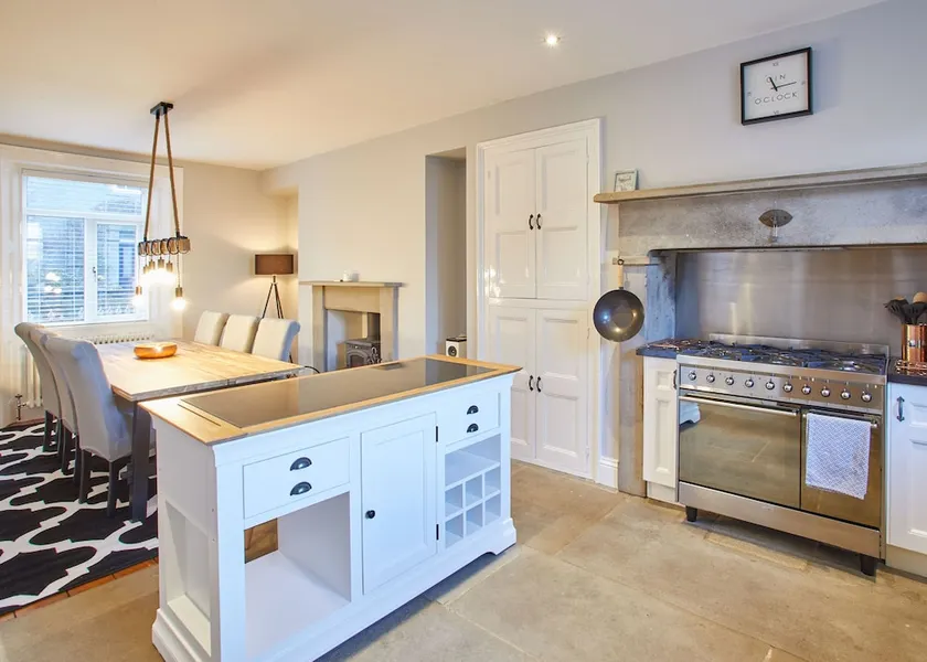 Penhill House - Image 1