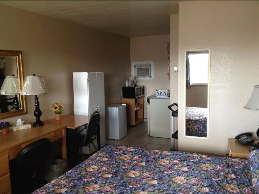 Grassland Motel - Image 1