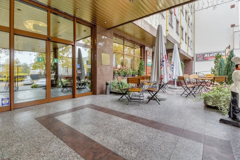 Hotel Mazowiecki - Image 1