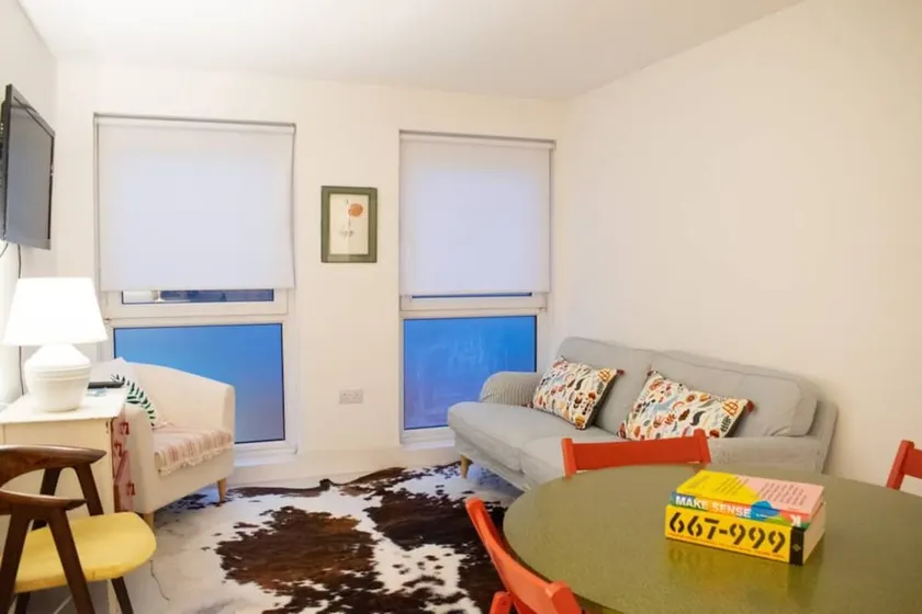 1 Bedroom Hidden Gem in Islington - Image 1