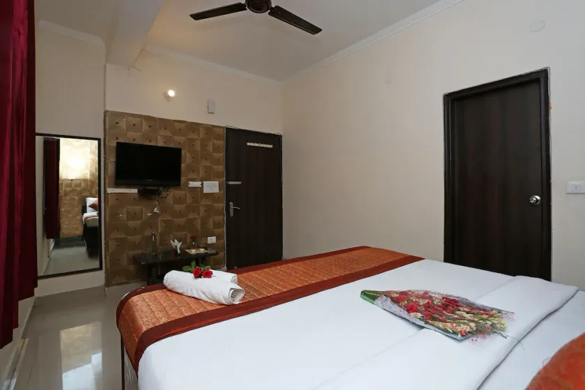 Hotel Avalon - Image 1