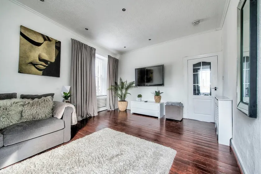 Modern 2BR Home on the Royal Mile! - Image 1