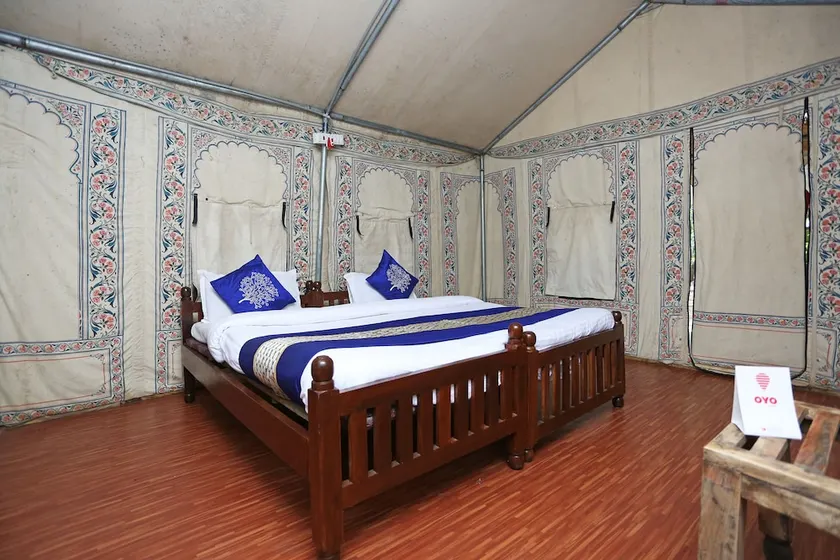 Hotel Jungle Camp - Image 1