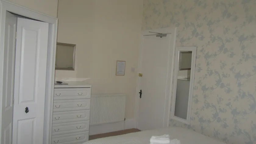 Glengarry Guest House - Image 1