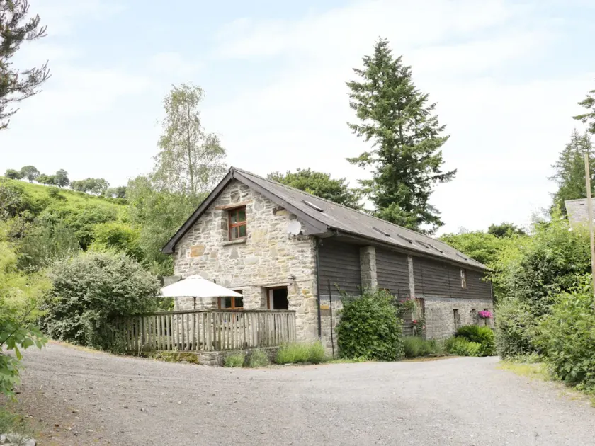 Tractor Shed - Image 1