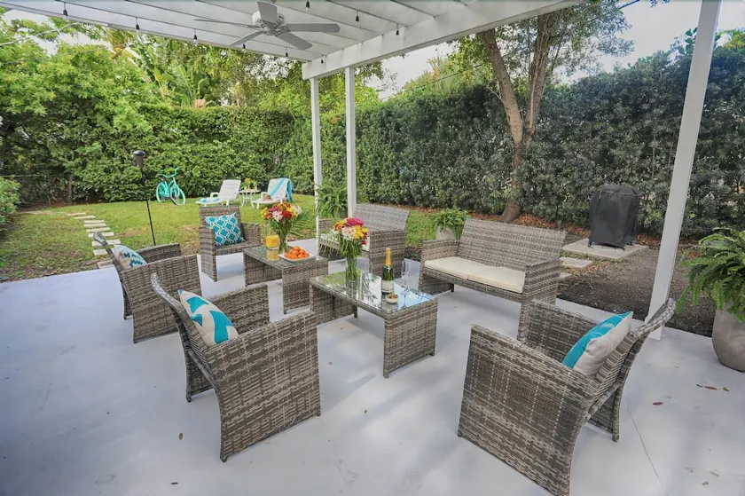 Modern Miami Family Home Mins From The Beaches - Image 1