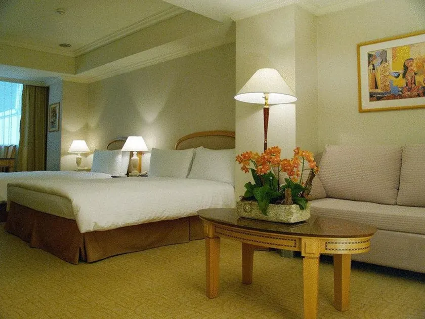Dongwu Hotel - Image 1