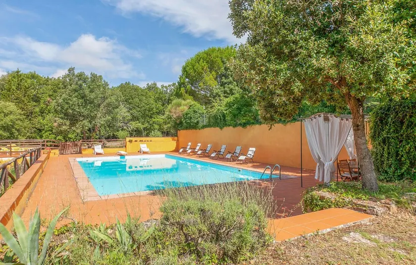 Stunning Home in Chianni With 6 Bedrooms, Wifi and Private Swimming Pool - Image 1