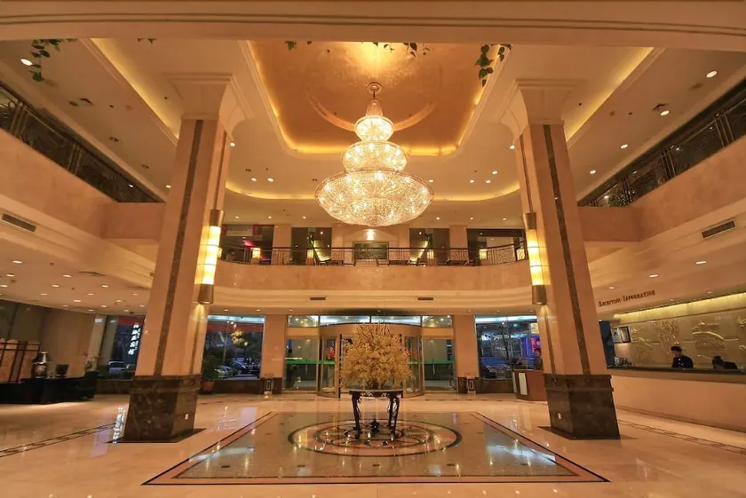 Media Hotel - Image 1