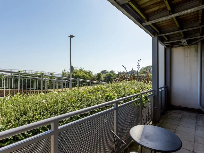 Bay Retreat - Image 1