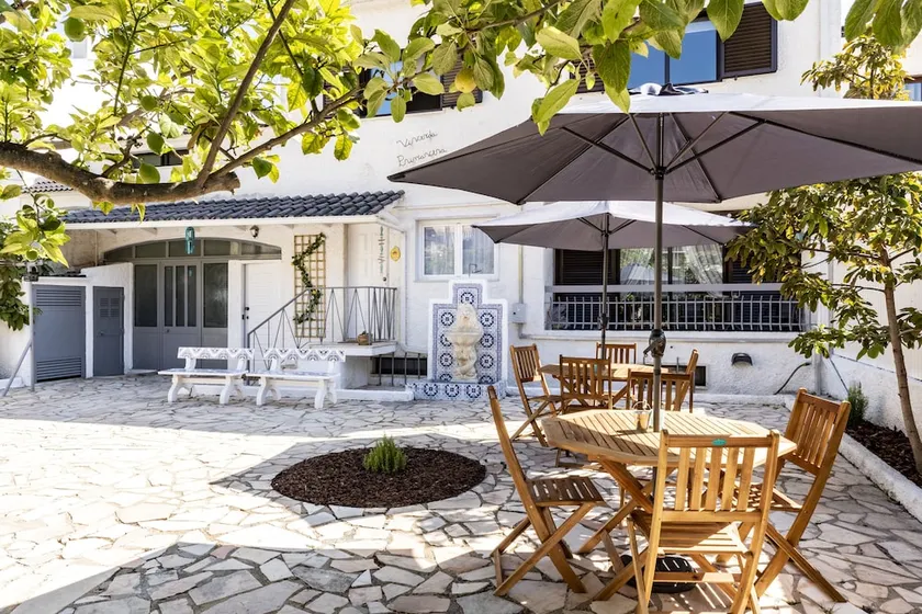 3 Bedroom Nook Beach House - Image 1