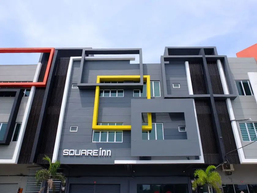 Square Inn - Image 1