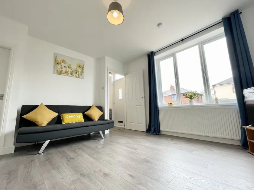 Worksop Newly Refurbished 3-bedroom House - Image 1