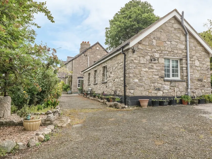 Bwthyn Bryn Llwyn - Image 1