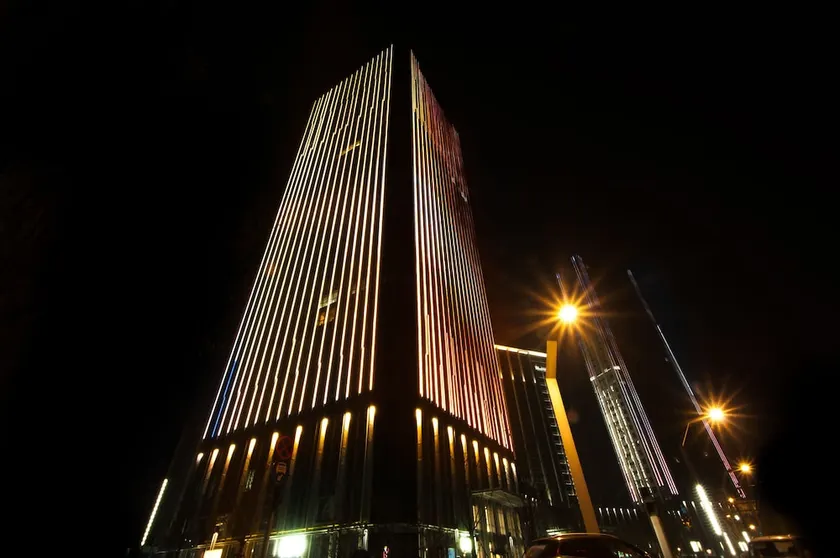 Oak International Apartment - Image 1
