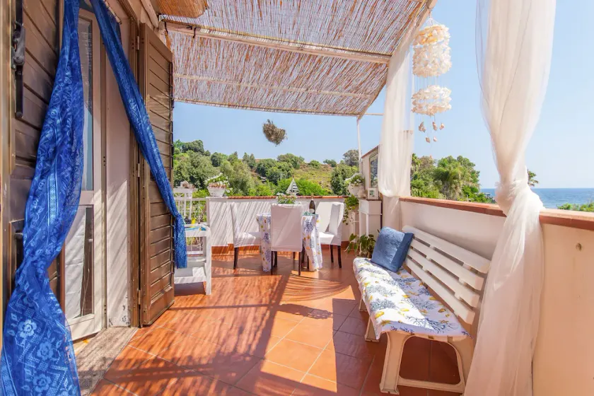 Casa Azzurra Front Beach - Image 1