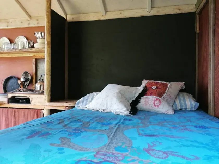 Stunning 1-bed Cabin in Totnes - Image 1