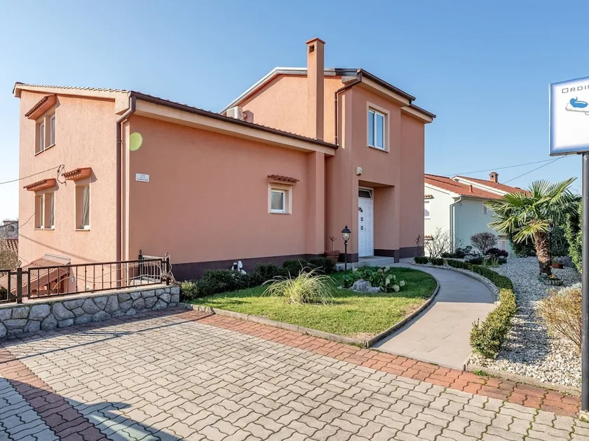 Plush Apartment in Rijeka With Hot Tub and Near the Sea - Image 1
