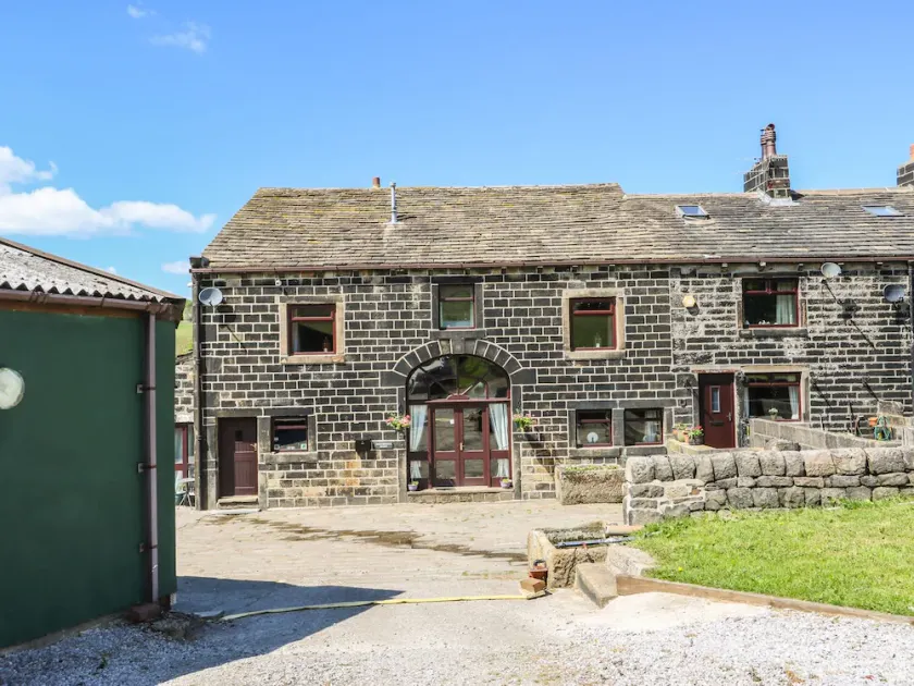 Shoebroad Barn - Image 1