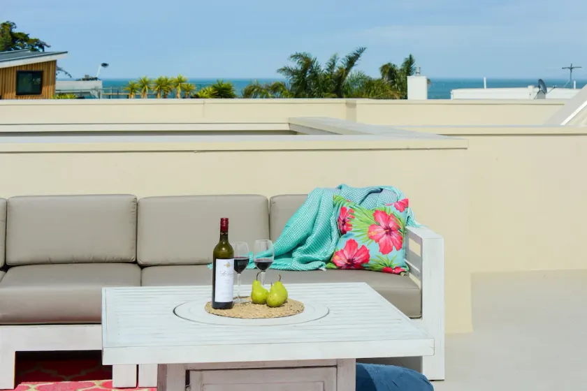 BOUTIQUE STAYS - Hampton Lookout - Image 1