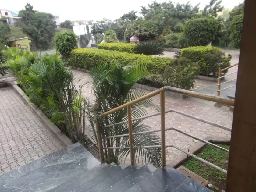 Samruddhi & Shree Inn Lodge - Image 1