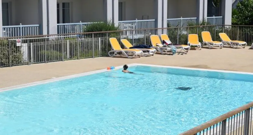 Apartment With one Bedroom in Audierne, With Wonderful sea View, Pool - Image 1