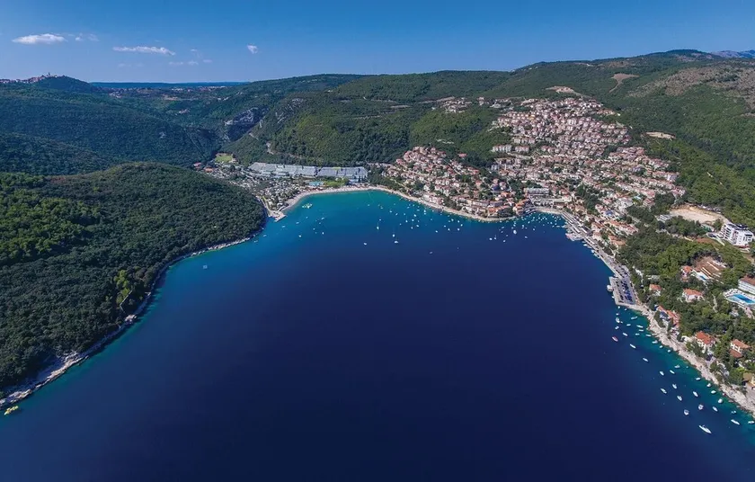 Stunning Home in Ravni With Wifi and 2 Bedrooms - Image 1