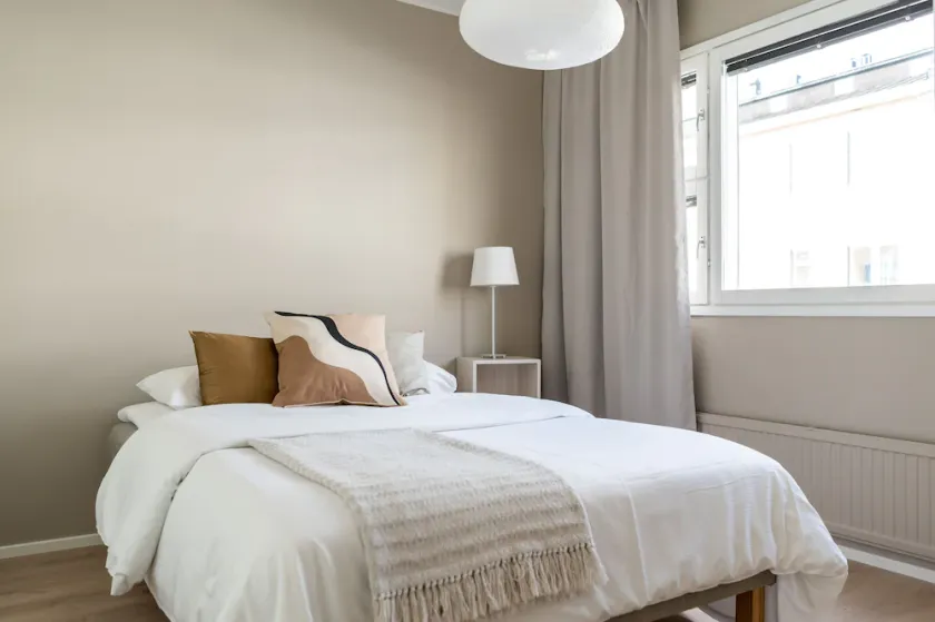 Fully renovated 3br apartment with sauna - Image 1
