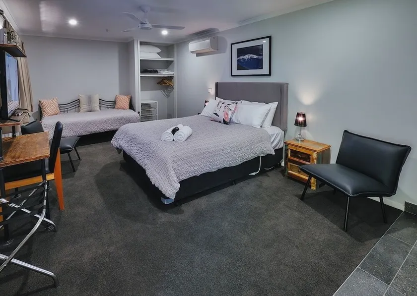 Edlin House - Image 1