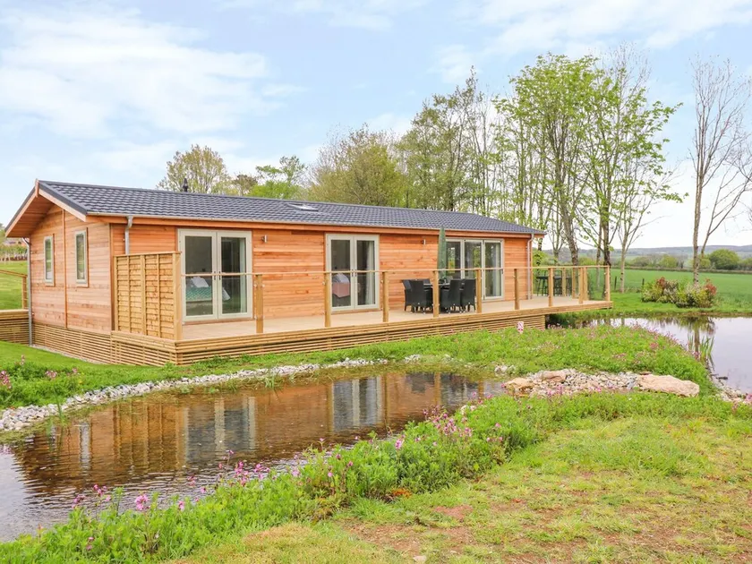 21 Meadow Retreat - Image 1