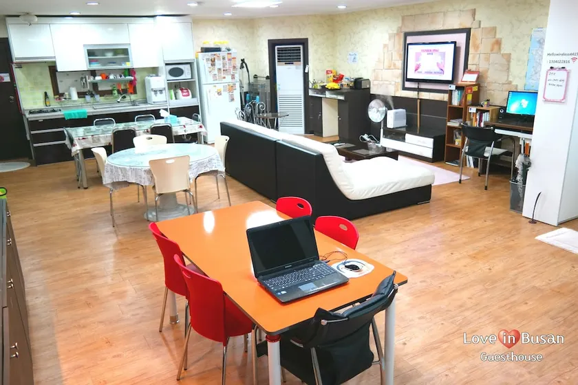 Love In Busan Guesthouse - Image 1