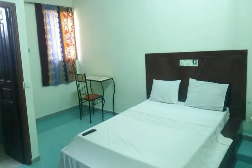 Hotel Meambly - Image 1