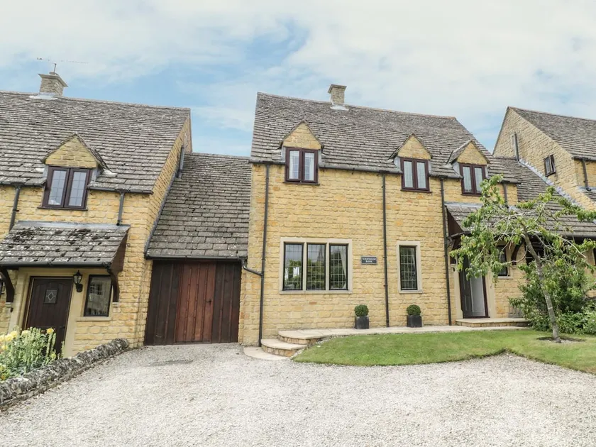 Todenham Bank - Image 1