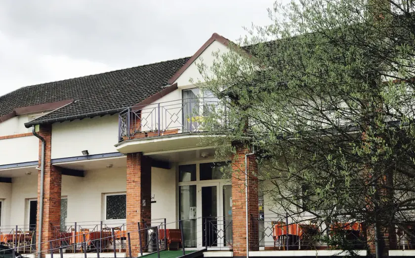Hotel Restaurant La Passerelle - Image 1