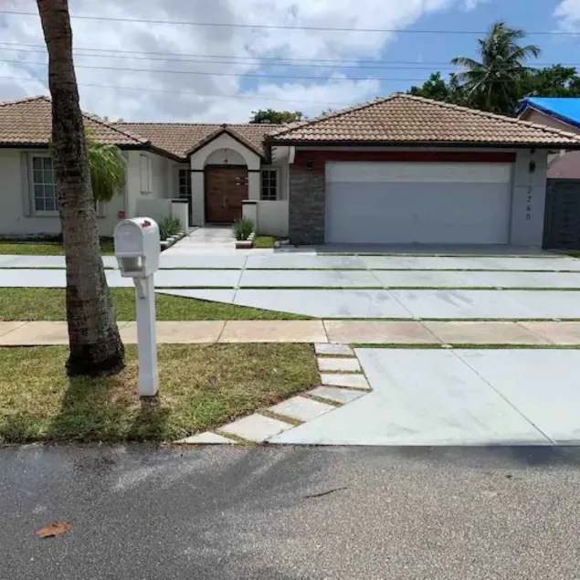 Hushed Miramar Town - Image 1