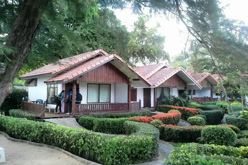 Duangtawan Beach Resort - Image 1