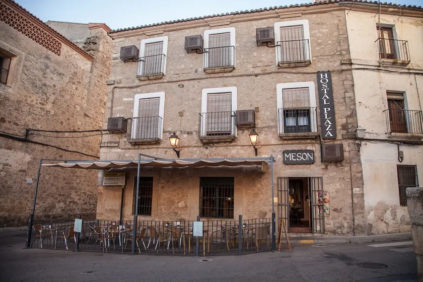 Hostal Mesón Plaza - Image 1