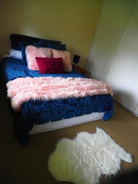 Queen Room With Airport Transfers Or Car Rental - Image 1