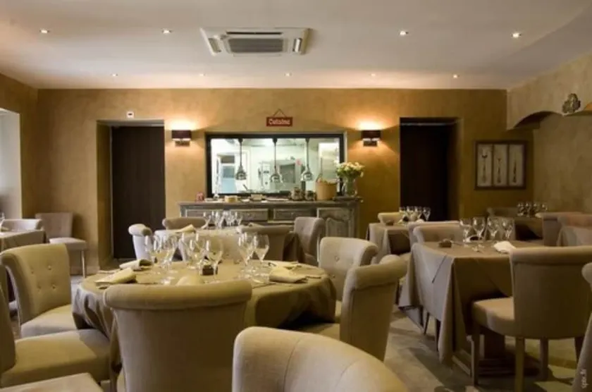 Charme & Business Hôtel Lyon Restaurant La Gentilhordière - Image 1