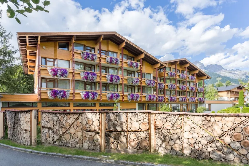 Alpenland Sporthotel - Image 1