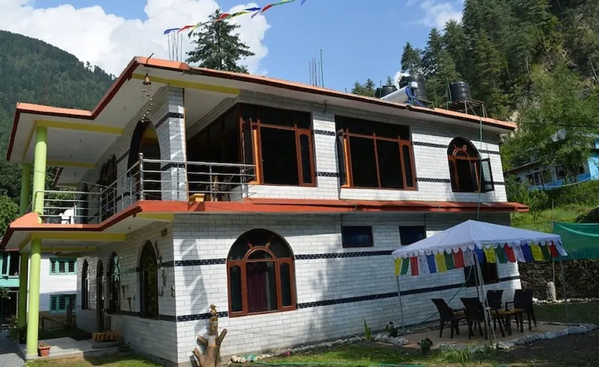 Green alpine jibhi - Image 1