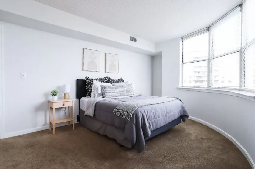Cozy 2 Bedroom Condo Ballston - Image 1